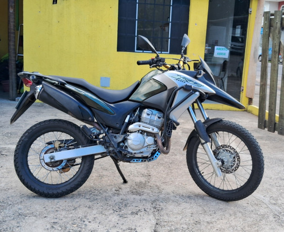 xre-300-ano-2018-big-3